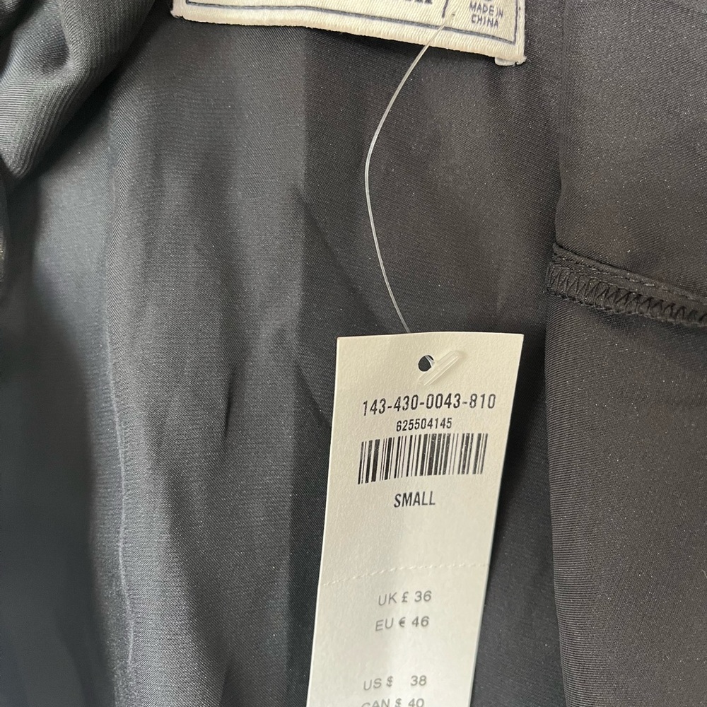 ABERCROMBIE & FITCH TOP - Picture 4 of 4